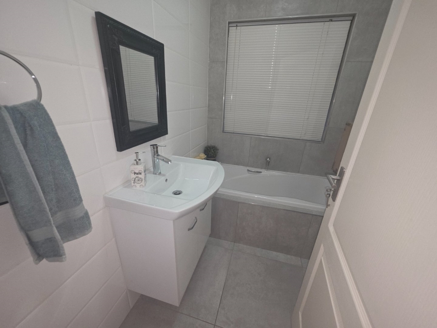 3 Bedroom Property for Sale in Parklands Western Cape